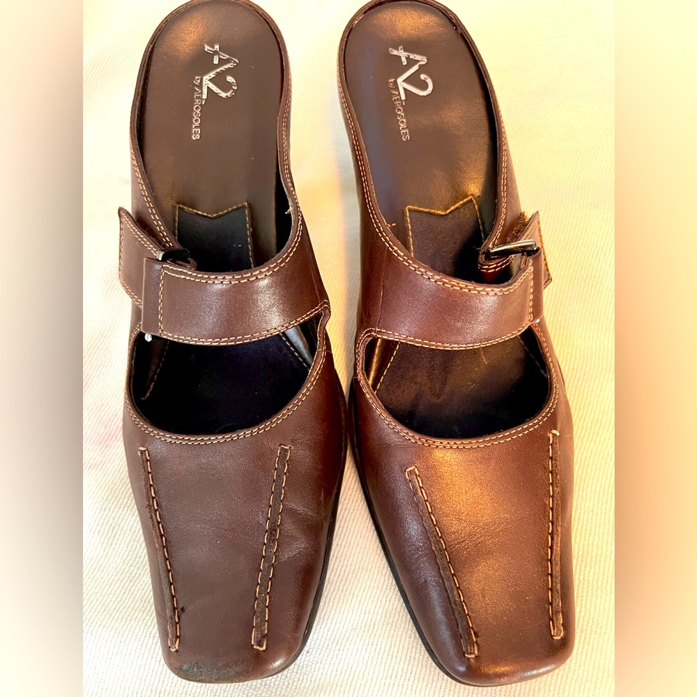 Ladies Brown Dress Shoes, size 9